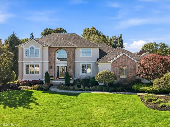 1055 Fox Den Trl, Canfield, OH 44406