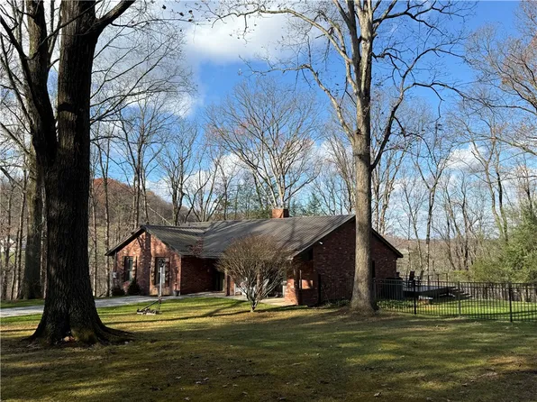 850 Martin Rd, Indiana, PA 15701