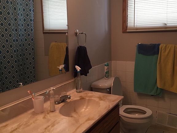 5th image of 981 Oakwood Dr