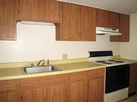 2nd image of 135 Portland St APT 3
