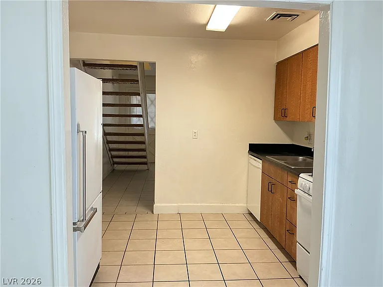 3968 Voxna St — Photo 3