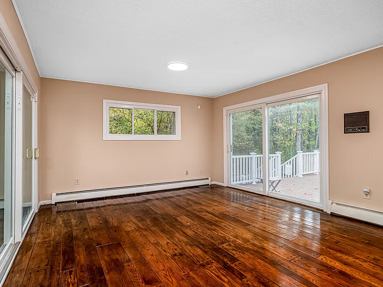 23 Golden Oaks Dr — Photo 6