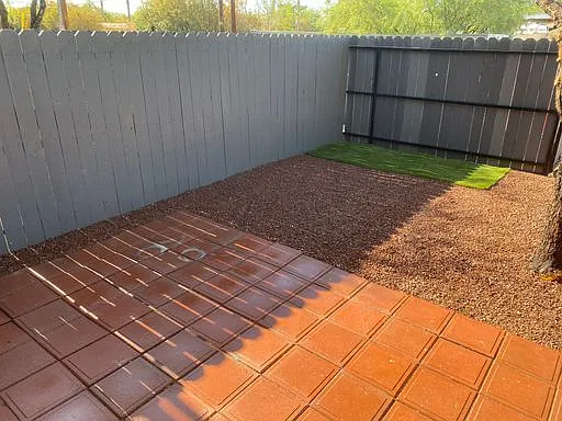 3700 N Fairview Ave — Photo 2