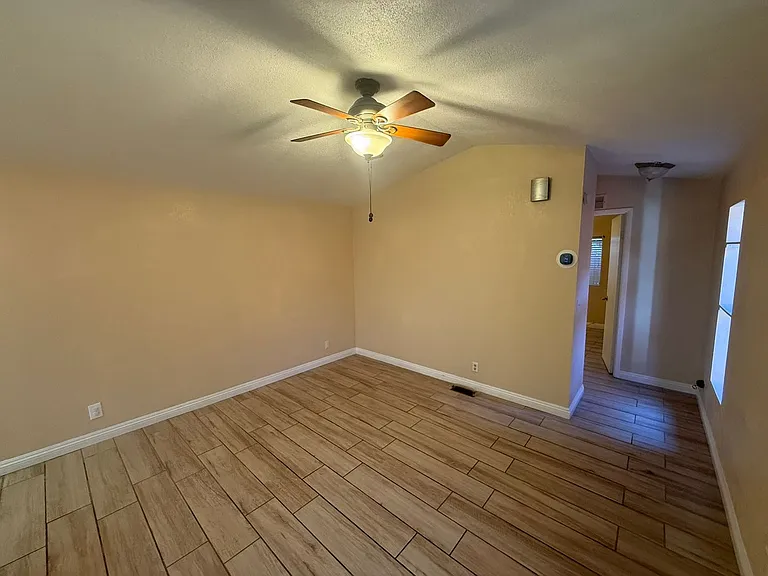 5533 Wheatfield Dr — Photo 3