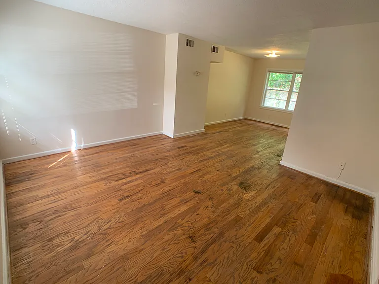 1615 Valley Ave — Photo 10