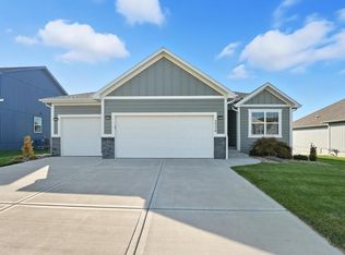 3534 SE Corbin Dr, Lees Summit, MO 64082