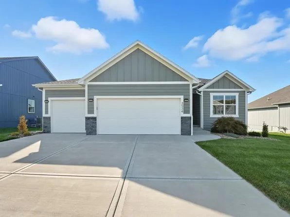3534 SE Corbin Dr, Lees Summit, MO 64082