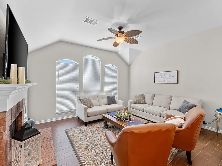 11350 Balcones Dr — Photo 93