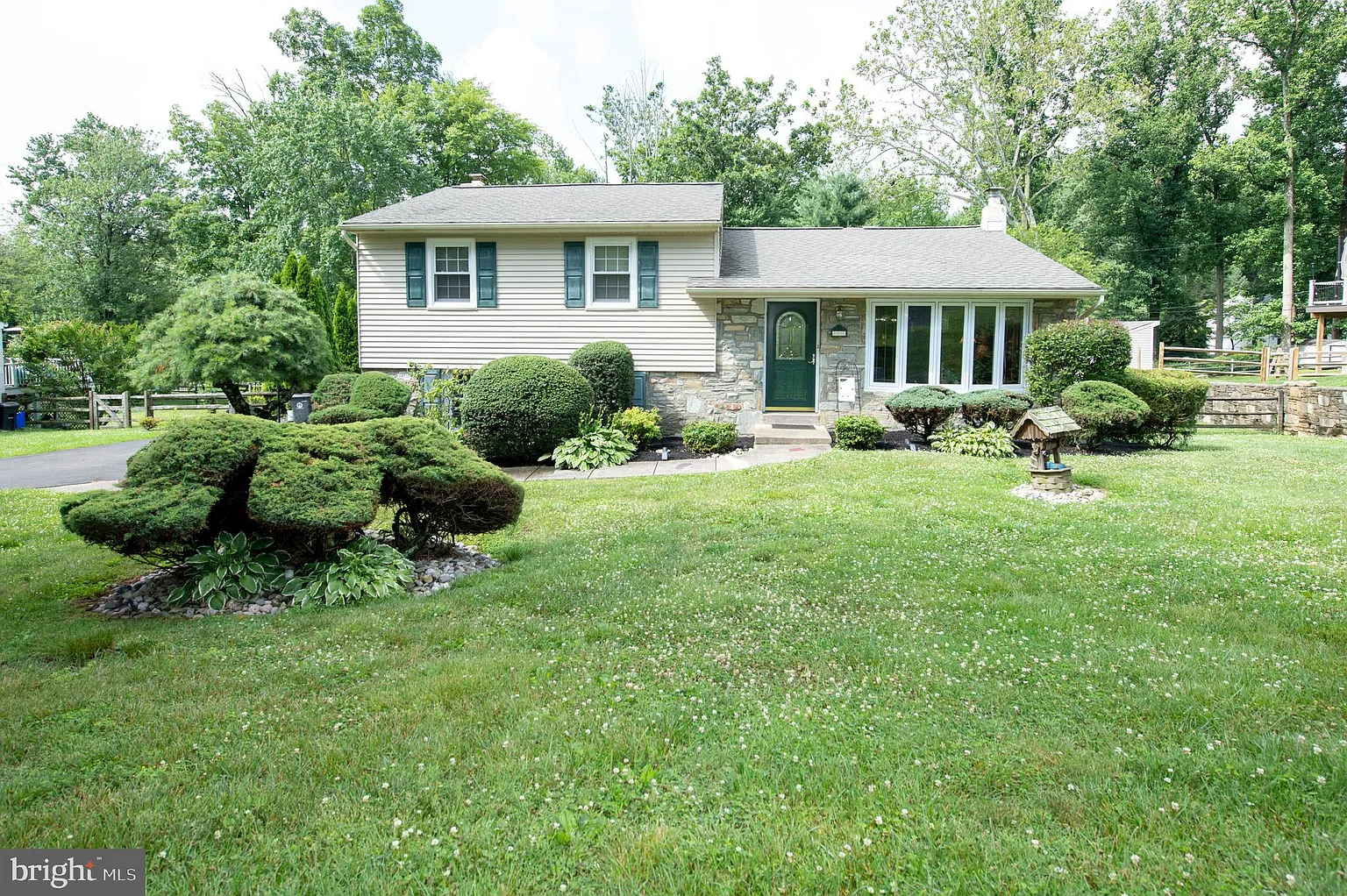 270 Fairhill Dr photo 1