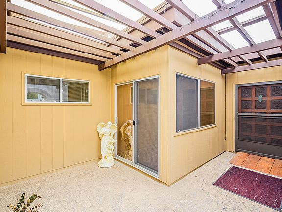 4th image of 3220 N Sabino Vista Cir