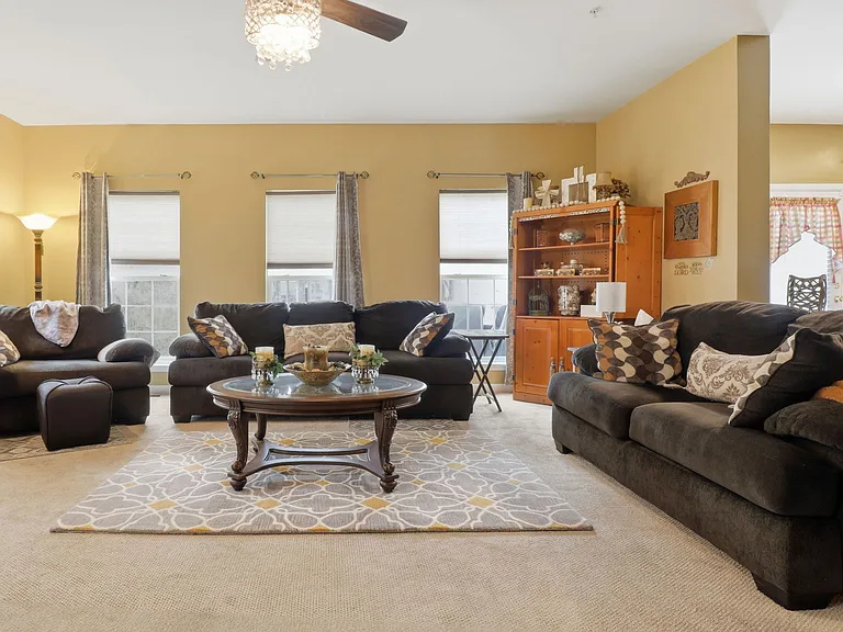 3003 Black Thorn Ct — Photo 5