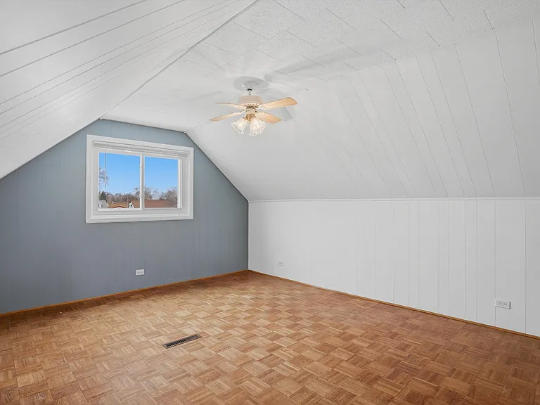 8912 Windsor Ln — Photo 20