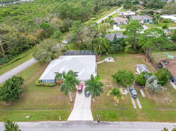 1090 SE Shakespeare Avenue, Port St Lucie, FL 34983