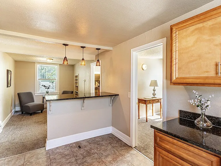 Kitchen/Living Area