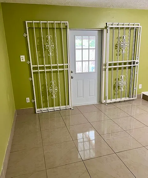 8372 Leamont Dr — Photo 13