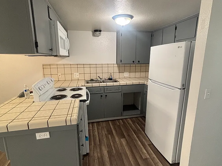 50 N 19th Ave #C — Photo 19