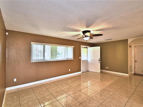 4th image of 131 Capehart Dr
