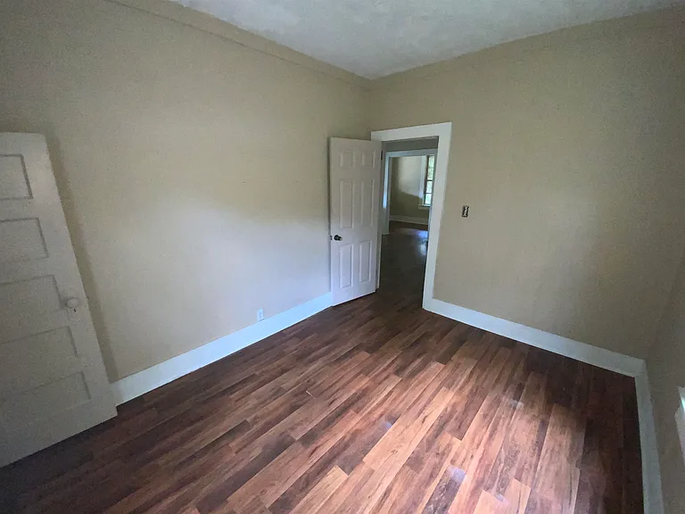 506 Bronson St — Photo 7