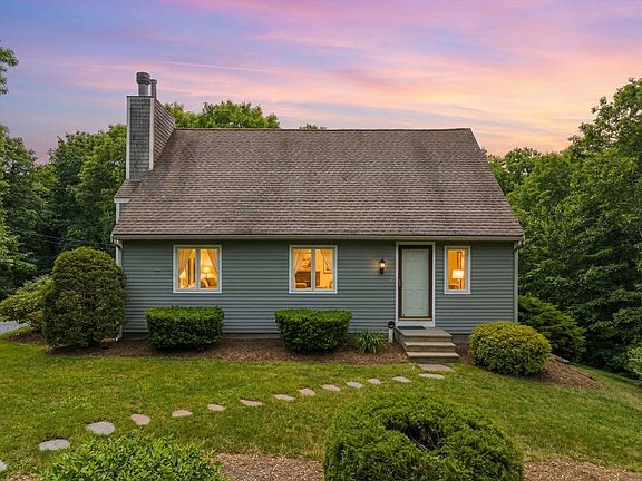 2nd image of 17 Claus Way