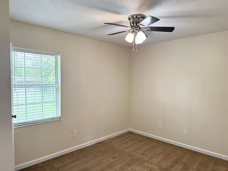 1181 Max Ct — Photo 31