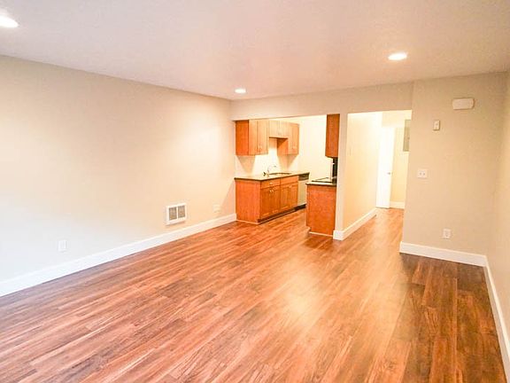 3rd image of 1625 SE Bidwell St APT 6