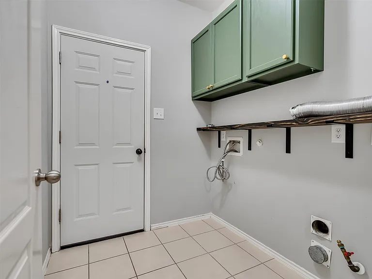 3417 Cypress Village Dr — Photo 6