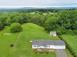 559 McBride Rd, Mount Airy, NC 27030