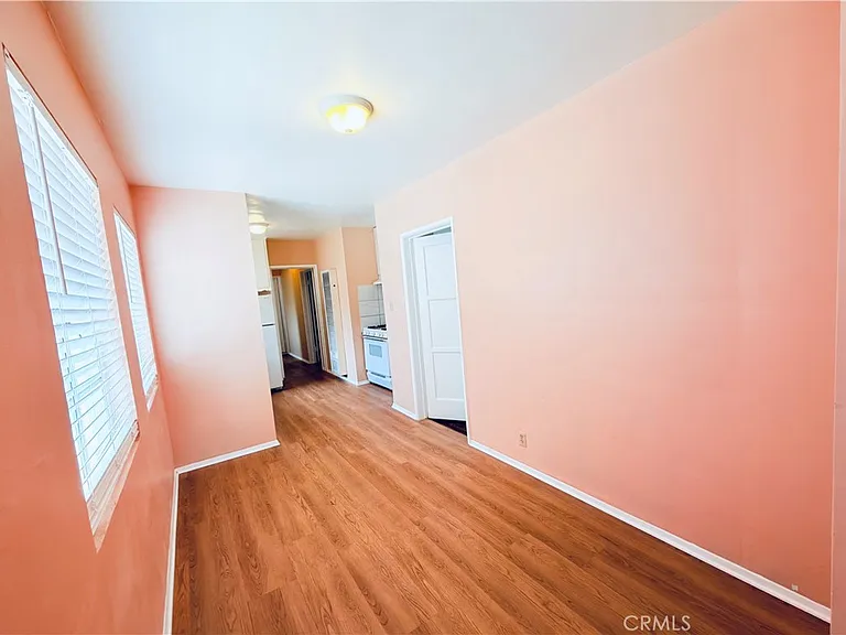 4025 Melrose Ave — Photo 15