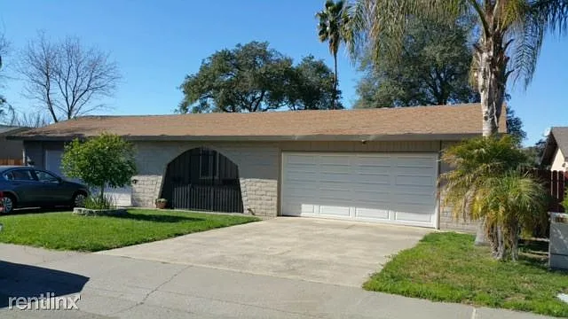 5309 Bellflower Way photo 1