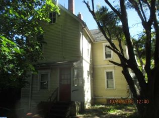 19 Chestnut St, Salem, NJ 08079