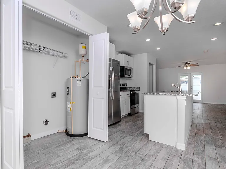 6235 S Adelia Ave — Photo 15