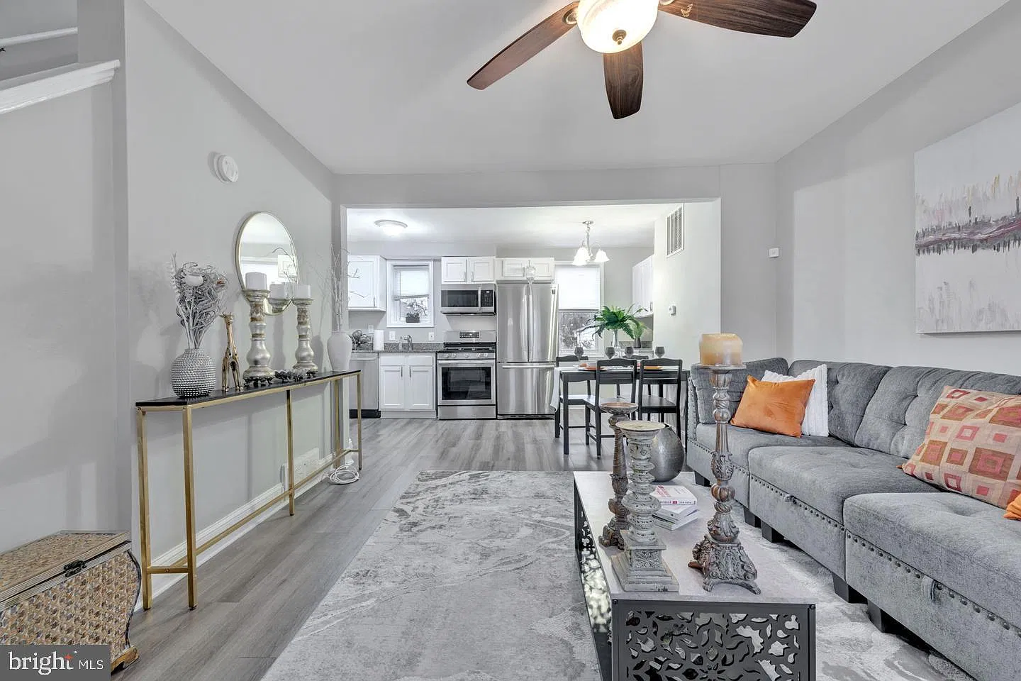 3 bed, 2.0 bath, 1188 sqft, $2,700 — Photo 1