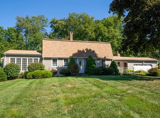 148 Clover Hill Dr, Feeding Hills, MA 01030