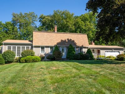 148 Clover Hill Dr, Feeding Hills, MA, 01030