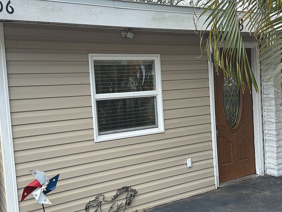 1st image of 10806 72nd Ave