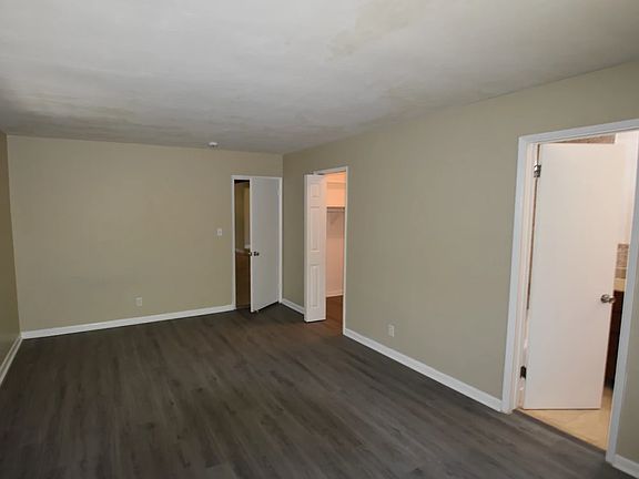5th image of 2702 SW 15th Ct
