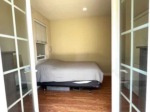 4th image of 2082 Mary Helen Ln #1