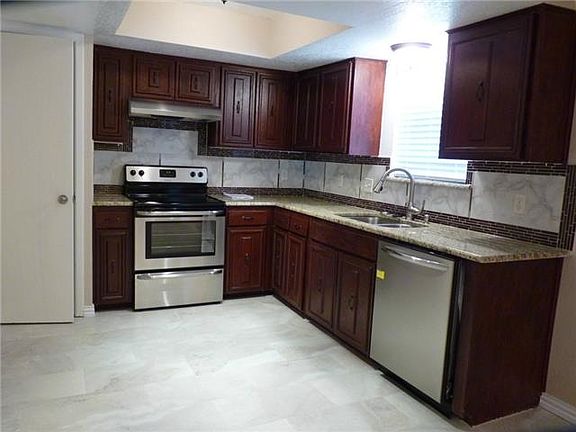 3rd image of 2305 Homestead Pl