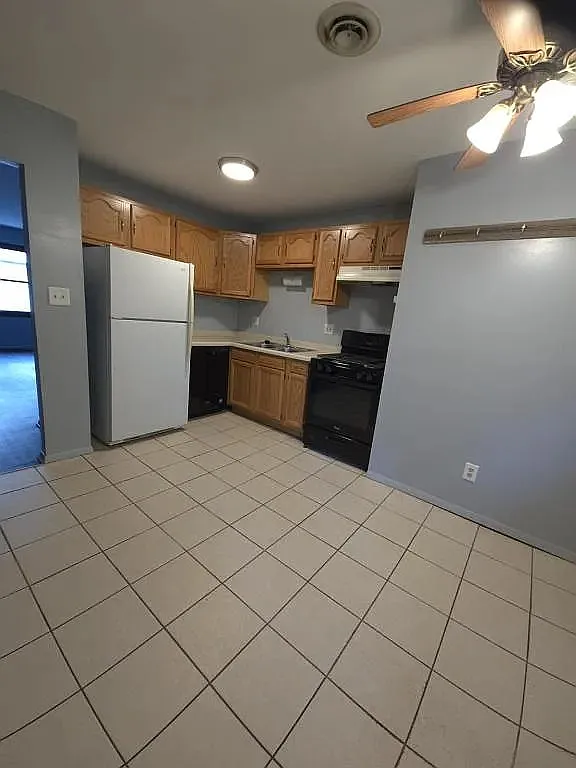 2 bed, 864 sqft, $1,200 — Photo 3