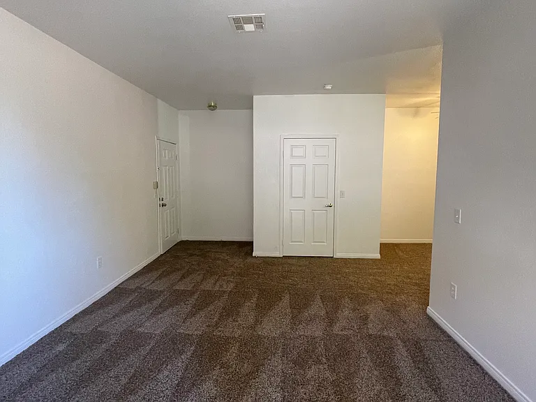 231 W Horizon Ridge Pkwy #1116 — Photo 3
