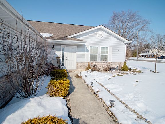 3rd image of 3404 Village Dr