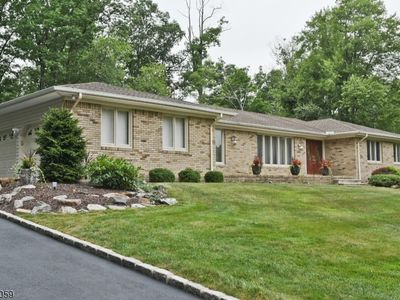 6 Jamaica Rd, Morris Plains, NJ, 07950
