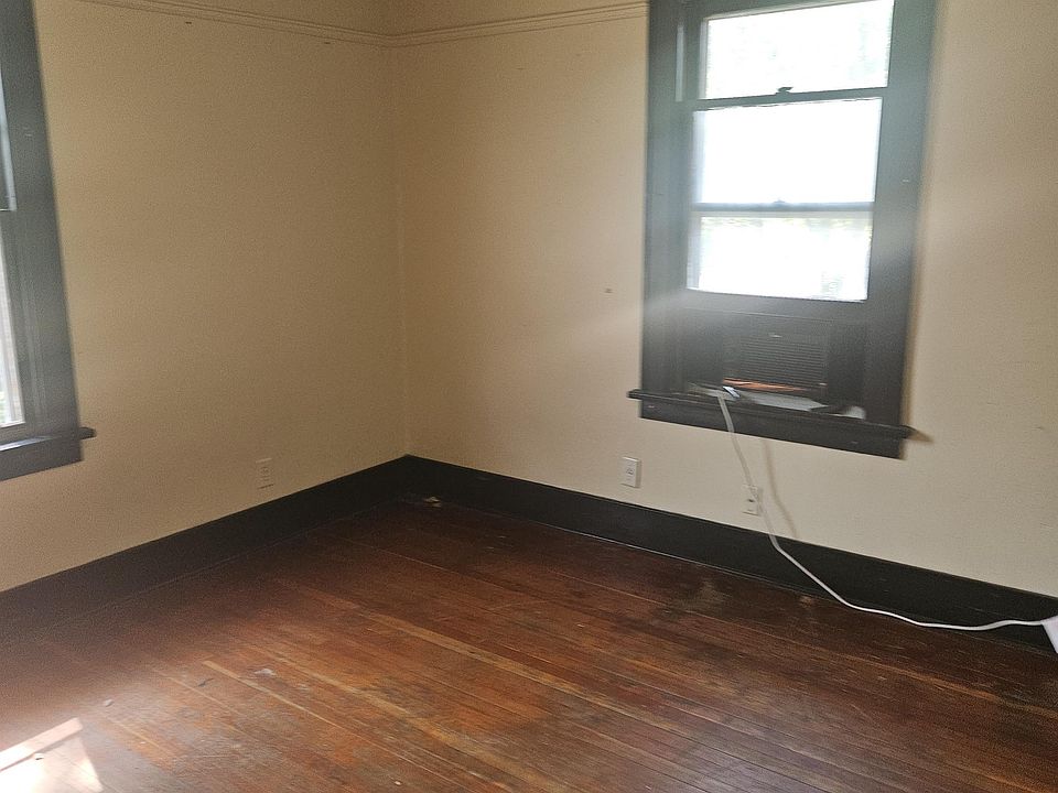 1st image of 409 S Prairie Ave #11233820