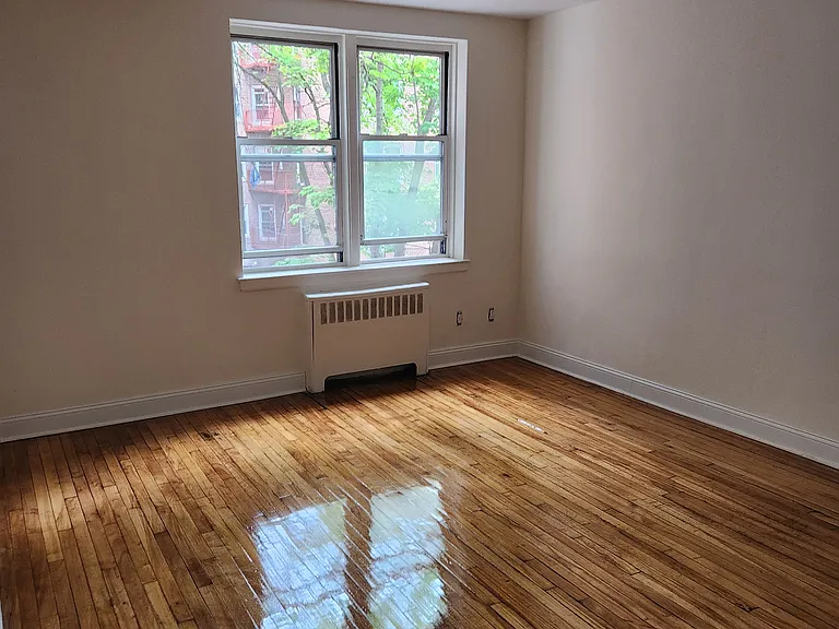 14306 Barclay Ave #3D — Photo 7