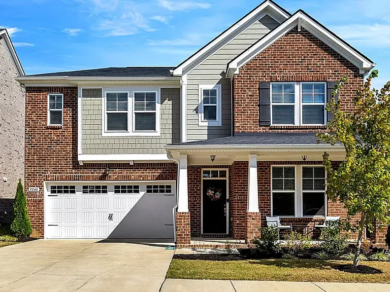 5040 Sunflower Ln — Photo 1
