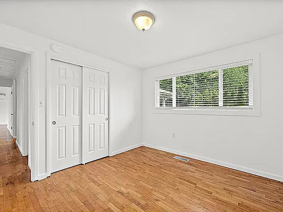 118 Violet Meadow St E — Photo 14