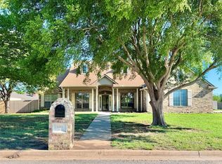 605 E California St, Walters, OK 73572