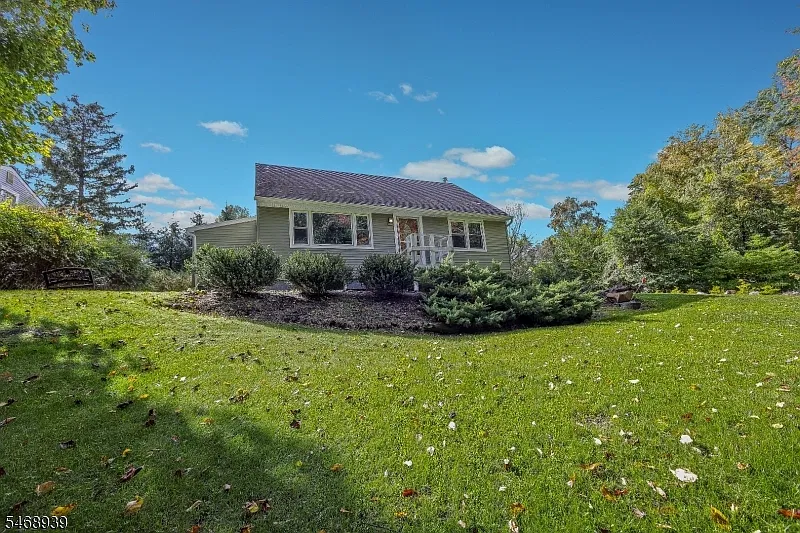 33 Abbott Rd