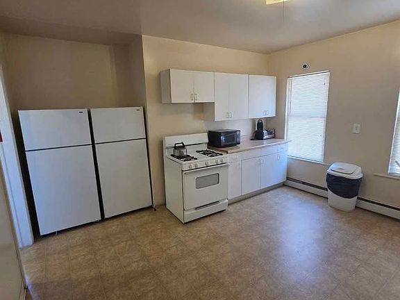 5th image of 247-255 Lewis St #253D