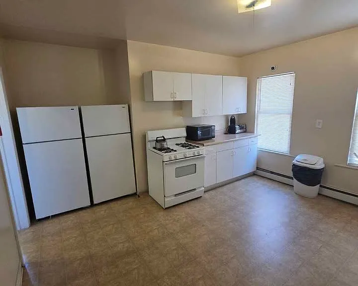 247-255 Lewis St #253D — Photo 5
